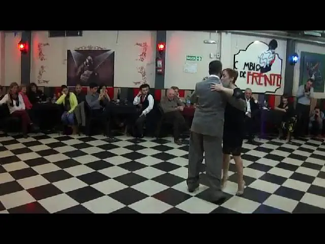 Video thumbnail for Sin Rumbo, bailan Paola Tacchetti y Andres Laza 2/2