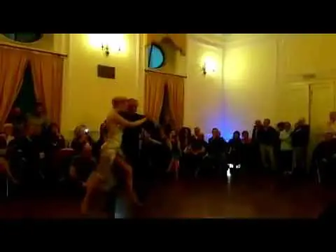 Video thumbnail for Claudio Villagra & Helena Fernandez - Improvisan D'Arienzo