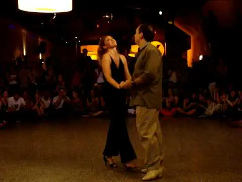 Video thumbnail for T.I.P.-Tv  Gustavo Naveira & Giselle Anne Christmas-performance en La X