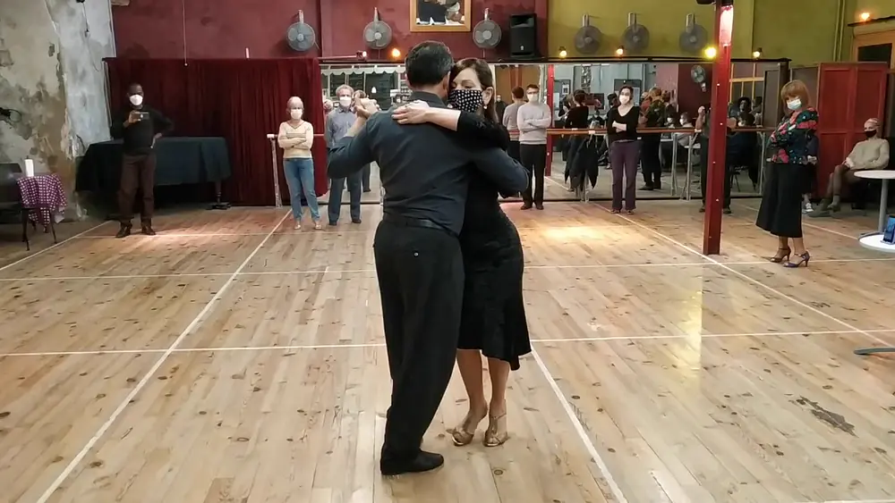 Video thumbnail for Résumé Atelier tango  Intermédiaire + Mercredi 14 Octobre 2020 Avec Claudia Codega & Esteban Moreno
