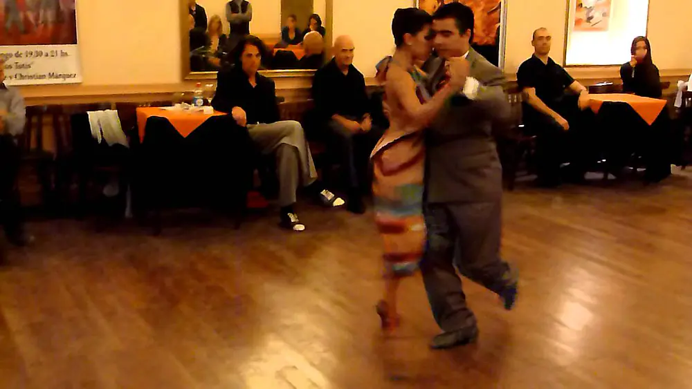 Video thumbnail for Sebastian Achaval y Roxana Suarez - La Nacional - 19/10/2011 - "2"