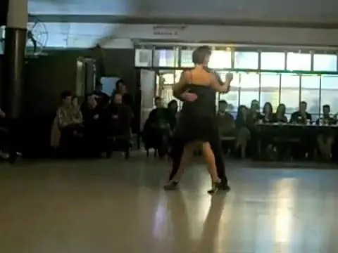 Video thumbnail for Fausto Carpino y Veronica Toumanova bailando un tango en Villa Malcom (Buenos Aires) 4