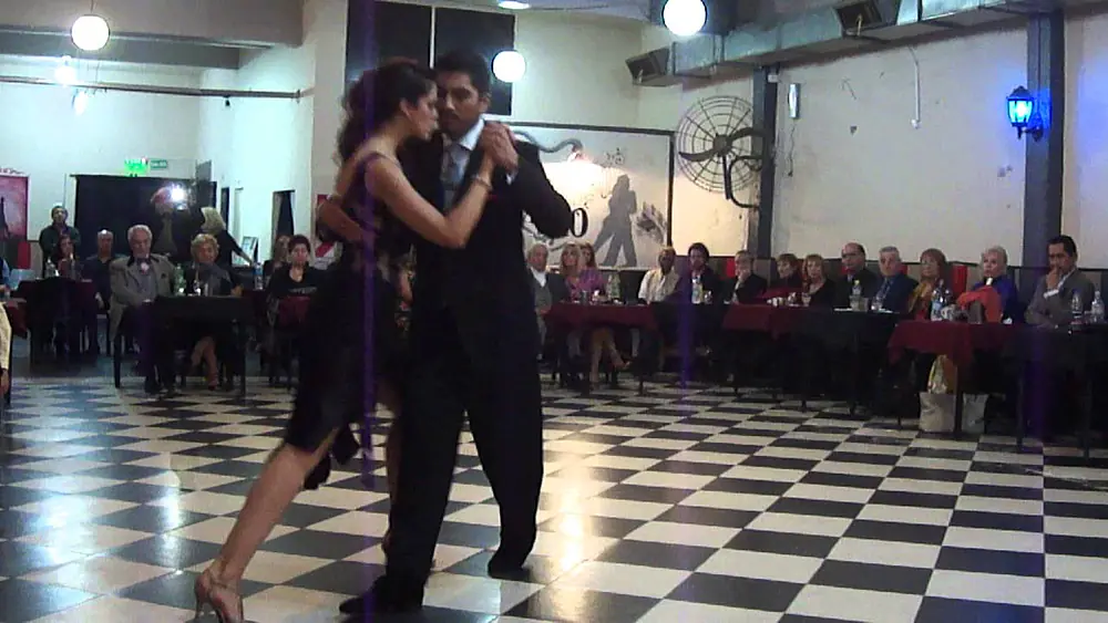 Video thumbnail for Sin Rumbo, bailan Sabrina Raffa y Alvaro Franz
