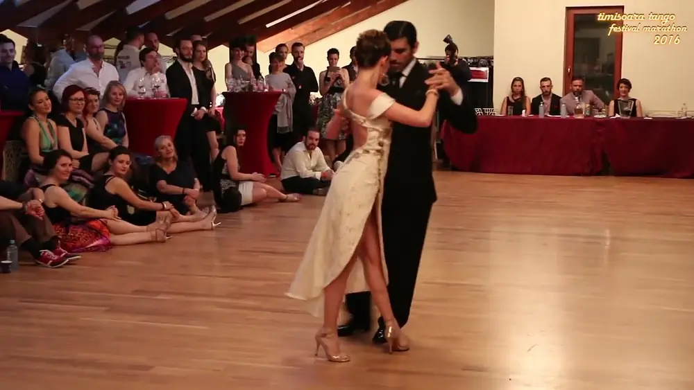 Video thumbnail for German Ballejo & Magdalena Gutierrez dance Juan D'Arienzo's Este es el Rey