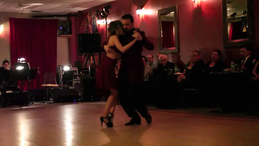 Video thumbnail for Ernesto Candal et Belen Roces, "Que falta que me haces" (tango).