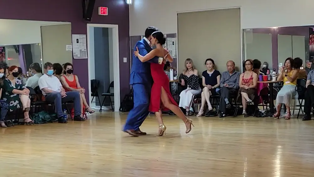 Video thumbnail for Maxi Copello y Raquel Makow @ Dance Boulevard on 06/10/22 (2/3)