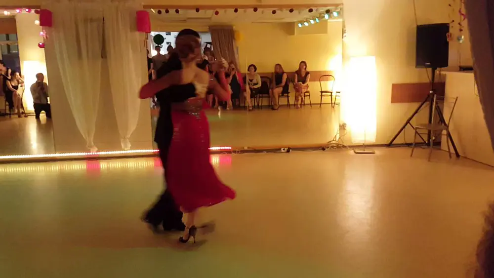 Video thumbnail for Artem & Karina Lilu Dovbush - Milonga "Mir Tango" 2/2