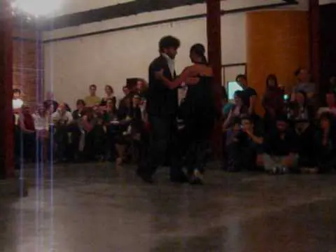 Video thumbnail for Bruno Tombari y Ma. Angeles Caamaño en LOCA!