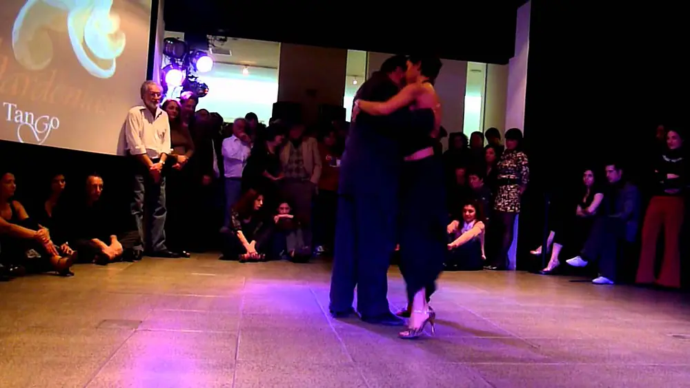Video thumbnail for 6- La Milonga del Patio presenta a  Veronica Rue y Oscar Montenegro "El llorón"