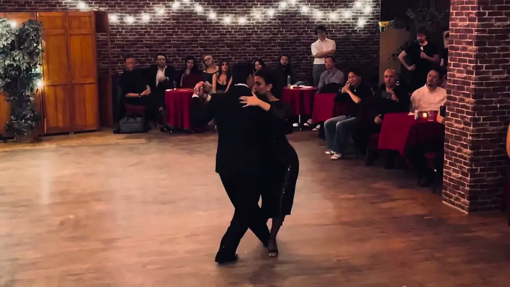 Video thumbnail for Marcos Pereira & Florencia Borgnia at Gallo Ciego - Tango 2