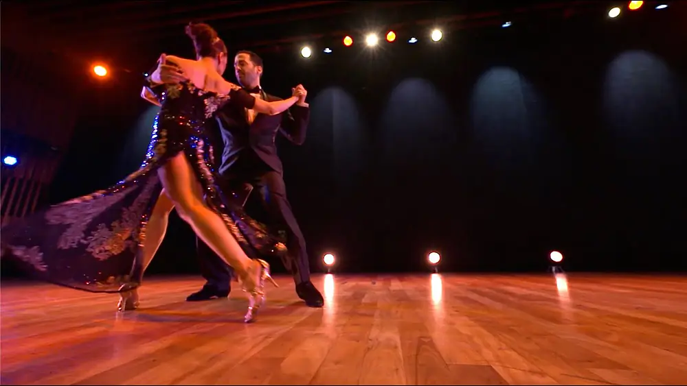 Video thumbnail for Alejandra Gutty y Mauro Caiazza | "Los amantes de las mariposas"