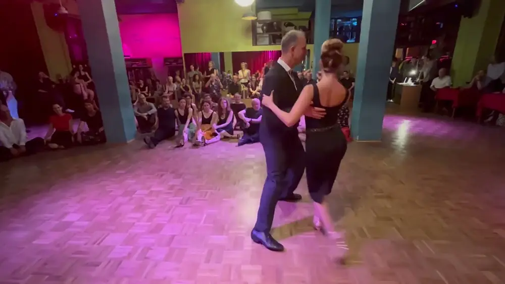 Video thumbnail for Vals mit Agustina Berenstein & Rafael Busch @ Milonga Sentimental