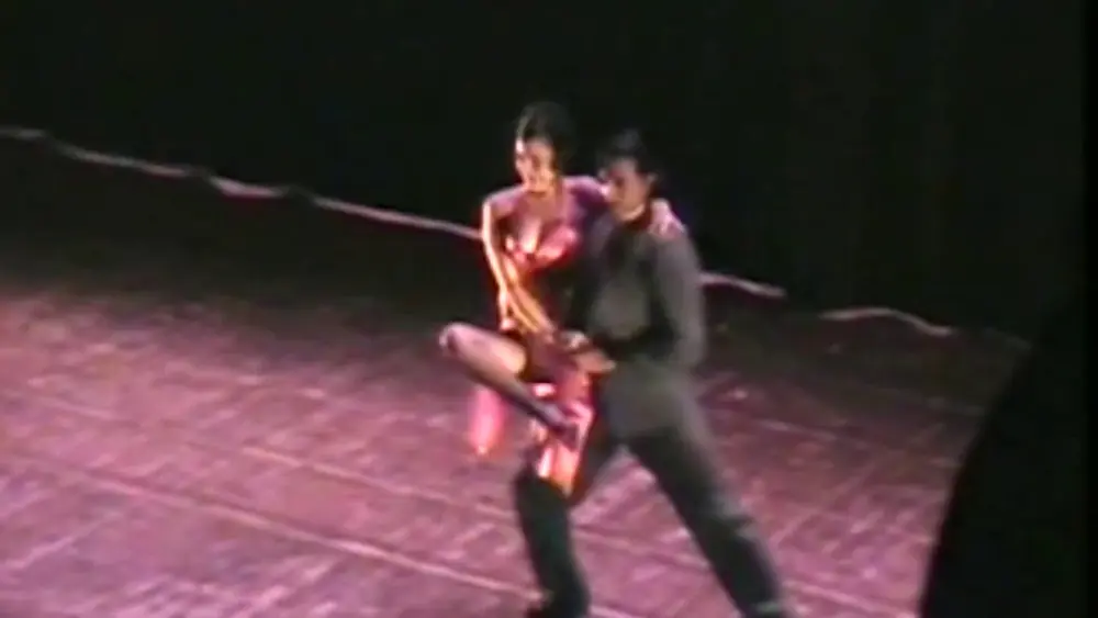 Video thumbnail for Gustavo Rosas. Tango. Milonga con Paula Rubin en Teatro Châtelet.Julio 2004.Paris.