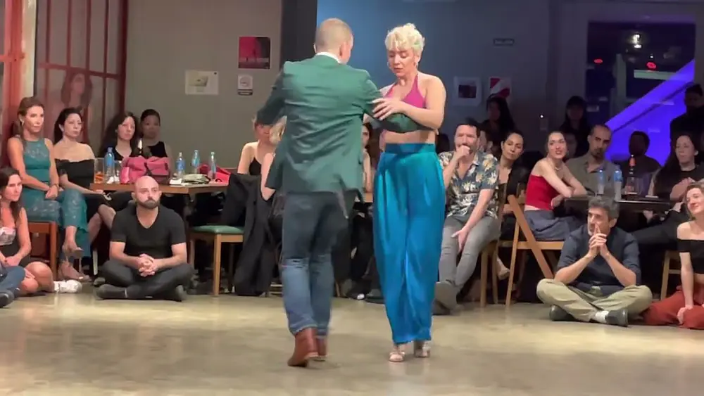 Video thumbnail for Rocio Lequio y Bruno Tombari @ Muy Martes Milonga 4/11/23 #3