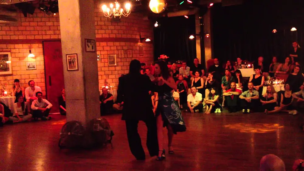 Video thumbnail for Mariano "Chicho" Frumboli y Juana Sepulveda, Zürich 6. oct 2012 1