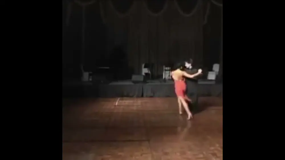 Video thumbnail for Javier Rodrigues & Geraldine Rojas - Los Mareados #TangoMoment