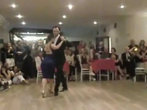 Video thumbnail for Juliana Maggioli e Enrique Macana - abertura Tango Congress - tango