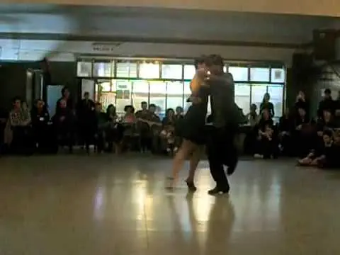 Video thumbnail for Fausto Carpino y Veronica Toumanova bailando tango en Villa Malcom (Buenos Aires) 2