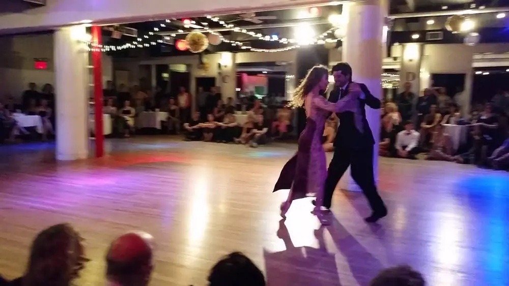 Video thumbnail for Argentine tango: Leah Barsky &  Cristian Correa - Bajo un Cielo de Estrellas