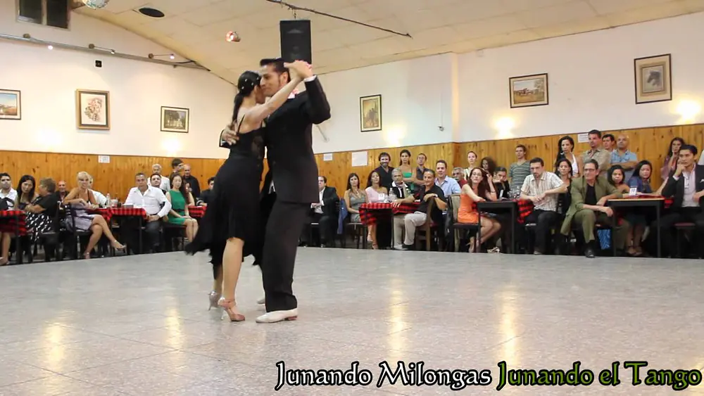 Video thumbnail for GUILLERMINA QUIROGA Y HUGO DANIEL EN LA BALDOSA (MILONGA)