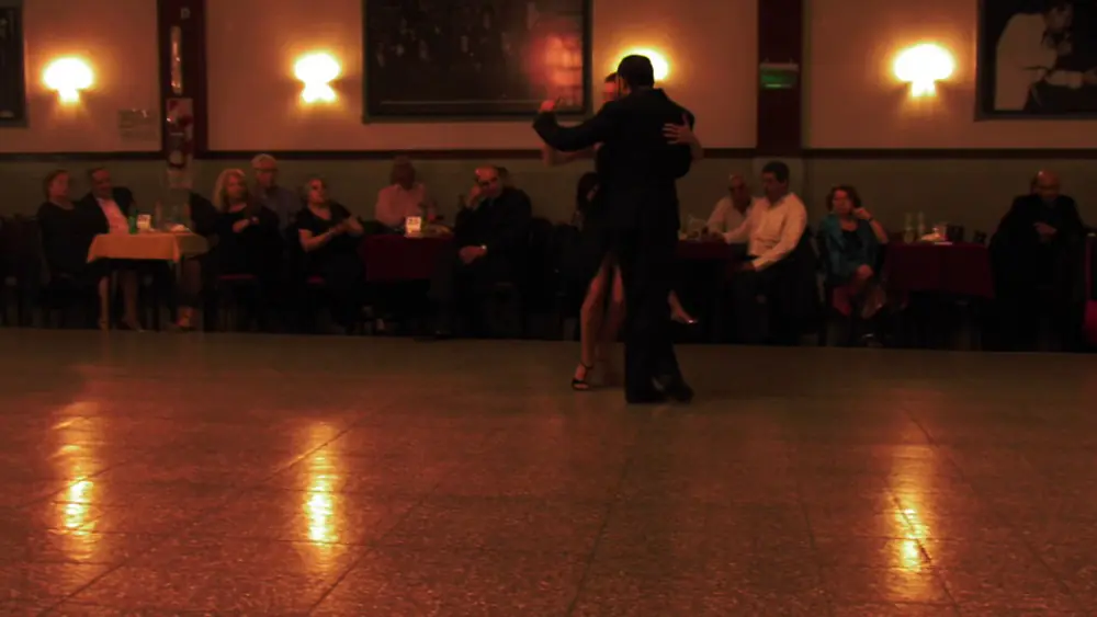 Video thumbnail for Leonel Di cocco y Camila Danelli (1/2) '' Ahi va la yapa'' Milonga La Baldosa