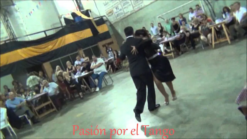 Video thumbnail for LAILA REZK y LEANDRO OLIVER Bailando el Tango JAMAS RETORNARAS en la MILONGA DEL MORAN