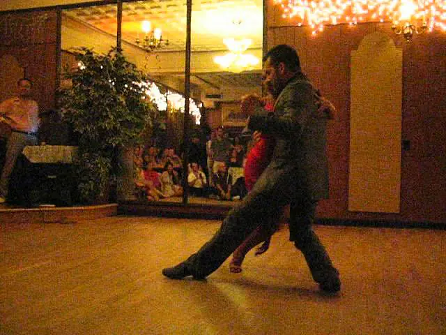 Video thumbnail for Carlos Paredes & Diana Giraldo