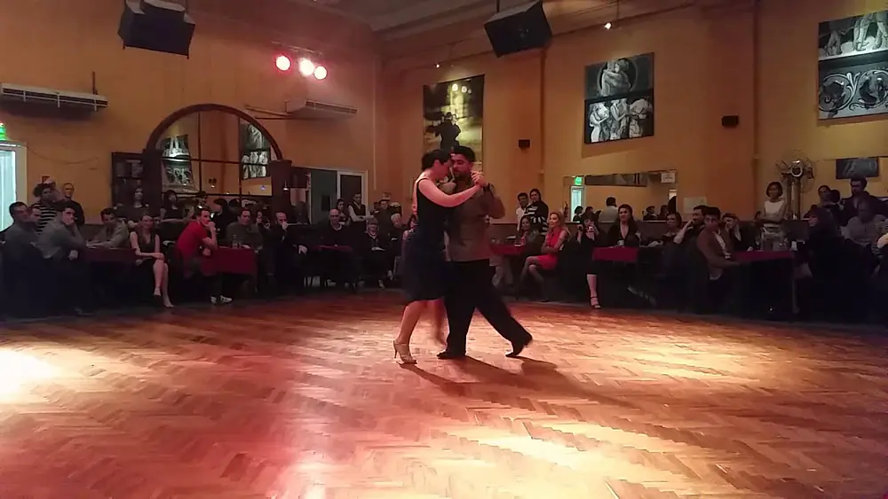Video thumbnail for Fernando Sanchez y Ariadna Naveira en Soho Tango - Del tiempo guapo