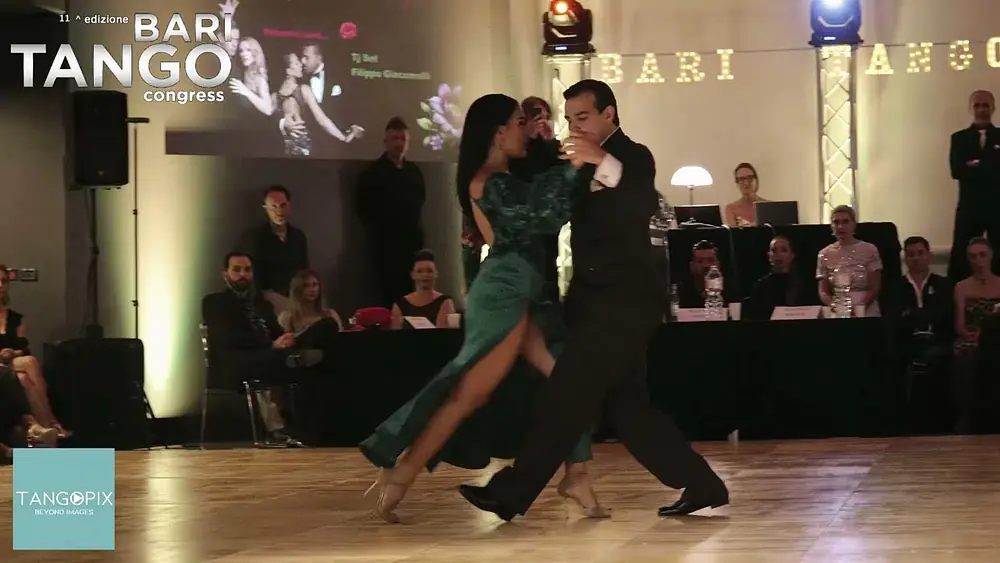 Video thumbnail for XI Bari International Tango Congress   Simone Facchini & Gioia Abballe 3/3