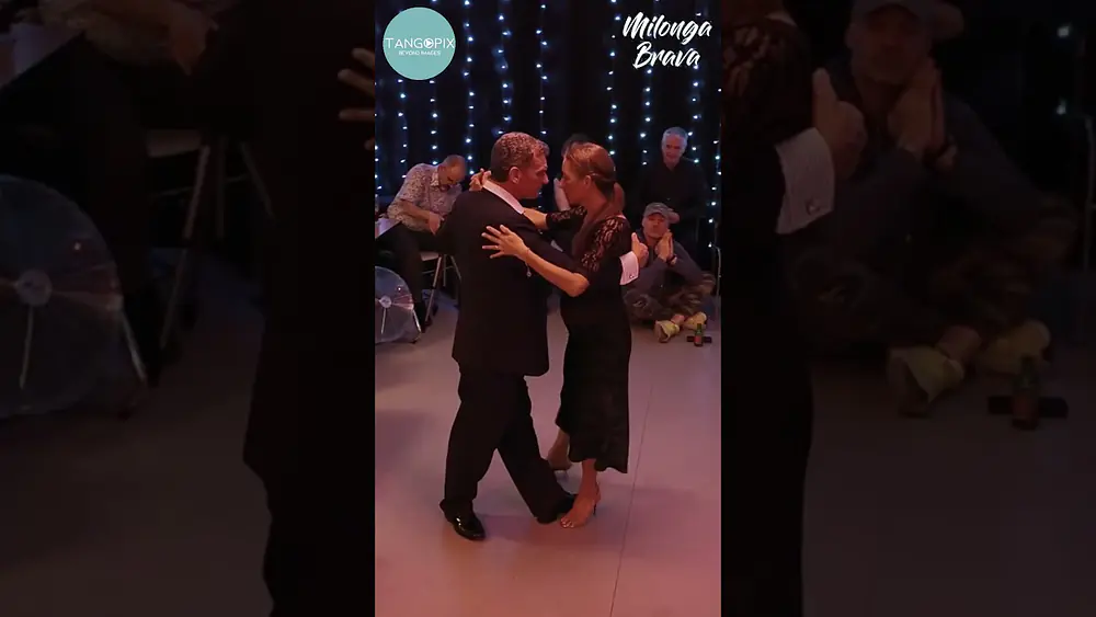 Video thumbnail for MILONGA BRAVA '24 - Juan Amaya & Valentina Garnier dance Aníbal Troilo & Alberto Marino - Cristal