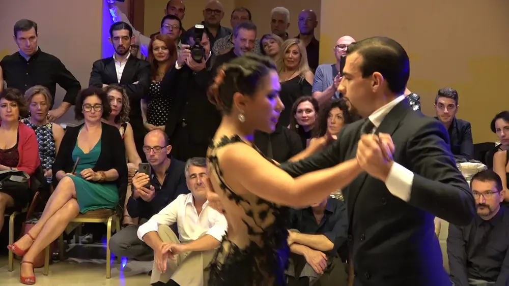Video thumbnail for Gioia Abballe y Simone Facchini - Bari International Tango Congress - 02.11.2018  3.3