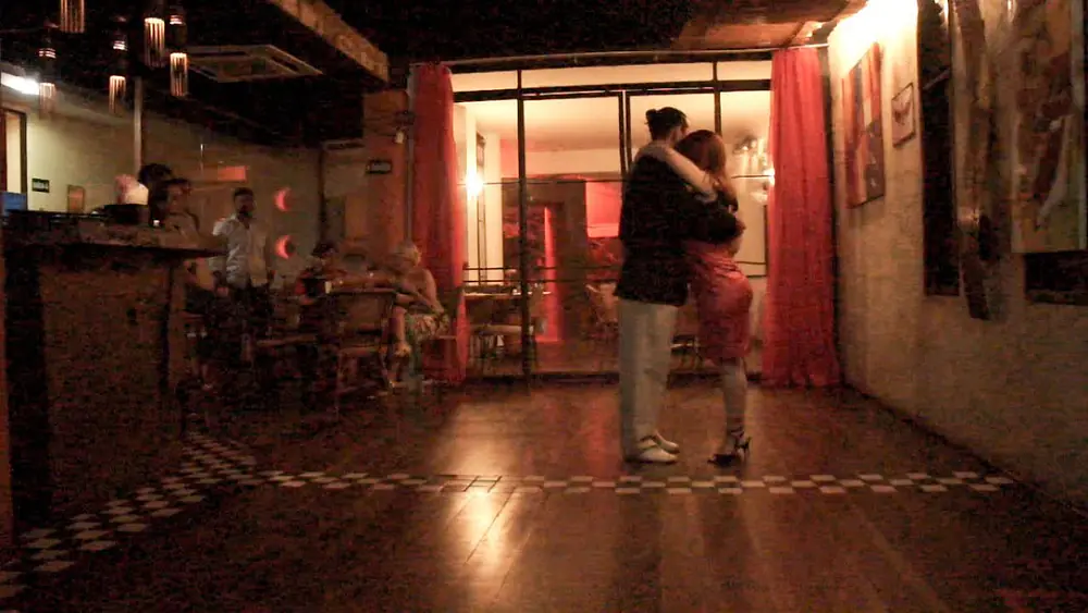 Video thumbnail for En esta tarde gris (Troilo) - Roberta Barreto e Lindemberg Carvalho