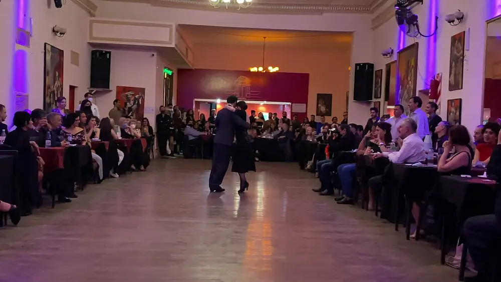 Video thumbnail for Barbara Ferreyra y Agustin Agnez- Milonga de los Campeones 2/2 "Mandria" Orq. Darienzo-Echagüe