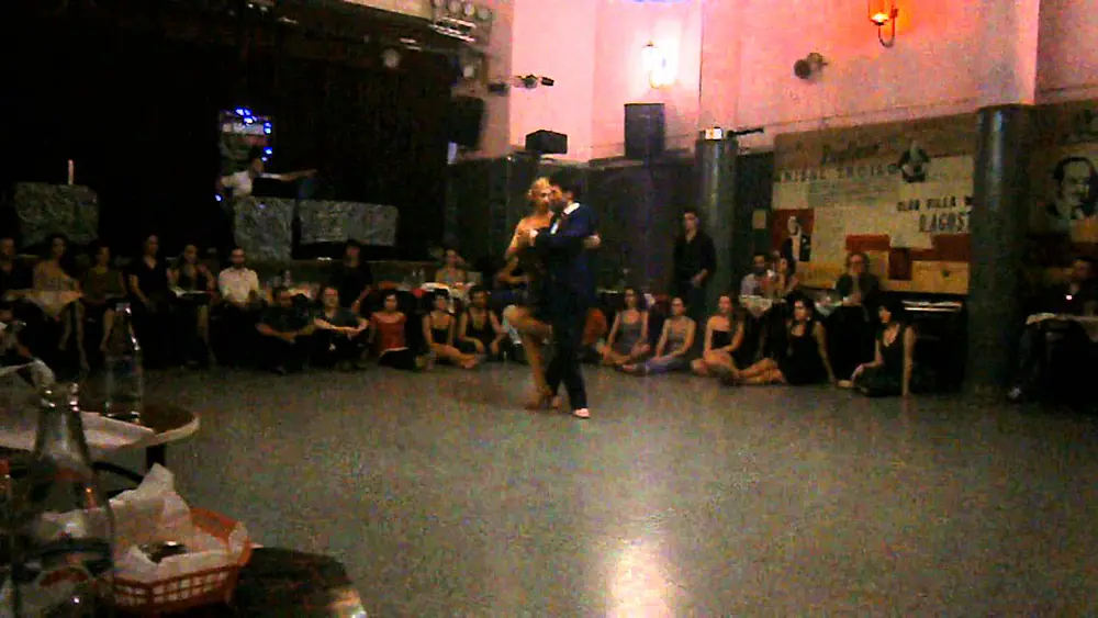 Video thumbnail for Maria Eugenia Parrilla y Yanick Wyler en El Motivo Tango, 17/02/14