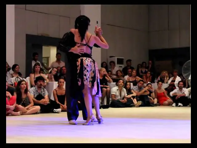 Video thumbnail for Gaston TORELLI & Moira CASTELLANO 3-d dance