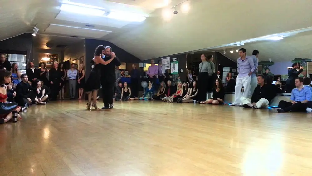 Video thumbnail for Gustavo Naveira y Giselle Anne 2013 Oct 26