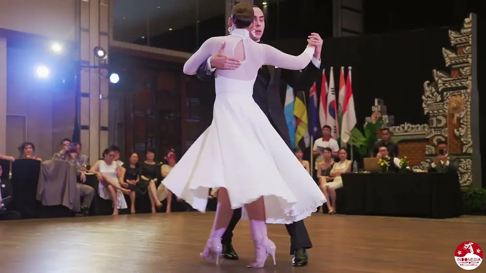 Video thumbnail for TANGO IN BALI 2024 - Jonny Carvajal y Suyay Quiroga (2)