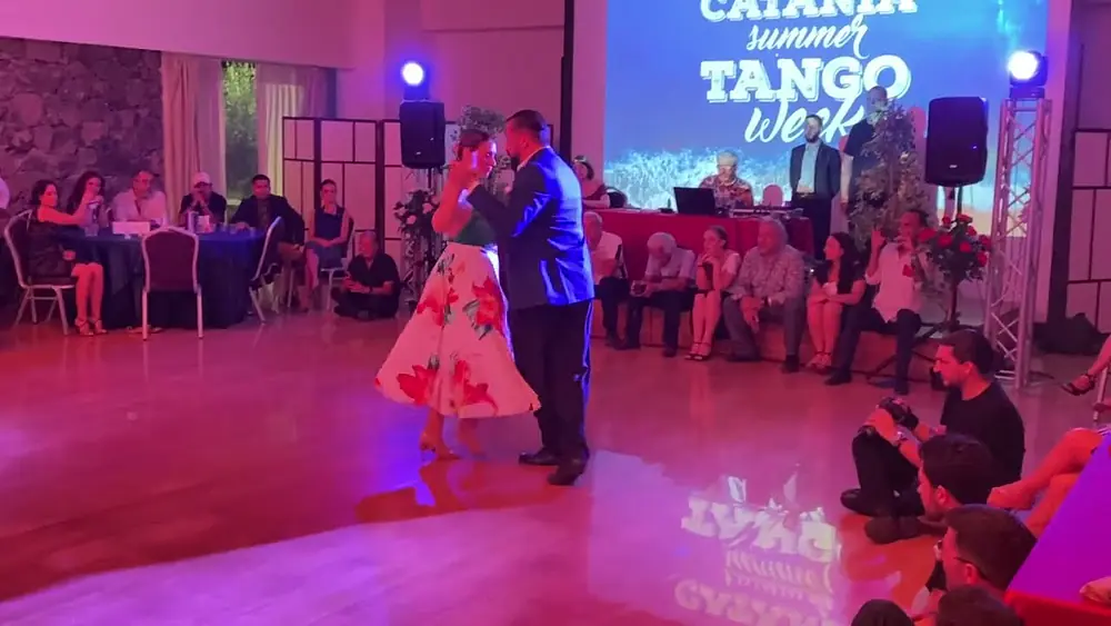 Video thumbnail for Rino Fraina y Graziella Pulvirenti - Masters of Tango CSTW 2022