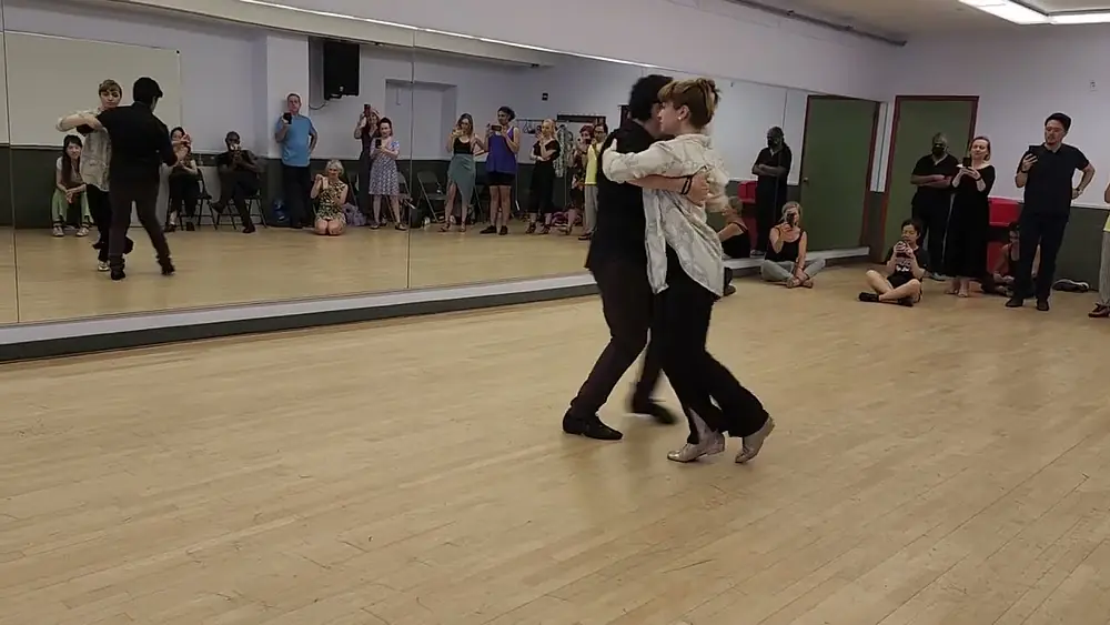 Video thumbnail for Argentine tango workshop - Vals: Ariadna Naveira & Fernando Sanchez - Ilusión De Mi Vida