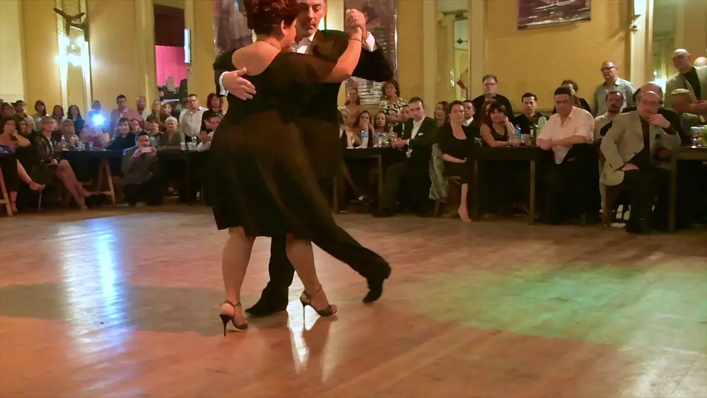 Video thumbnail for Graciela Gonzalez y Ricardo Viqueira en Porteño y Bailarín - 1