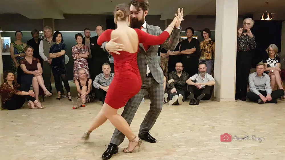 Video thumbnail for Marko Miljević & Maja Petrović ❤ La Bruja (Juan D'Arienzo) @ Les Allumés du Tango à Nantes