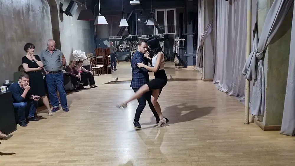 Video thumbnail for Tango - Gancho, enganche, leg wraps from lady's side step | Mikhail Tchudin - Elvira Kashkarova
