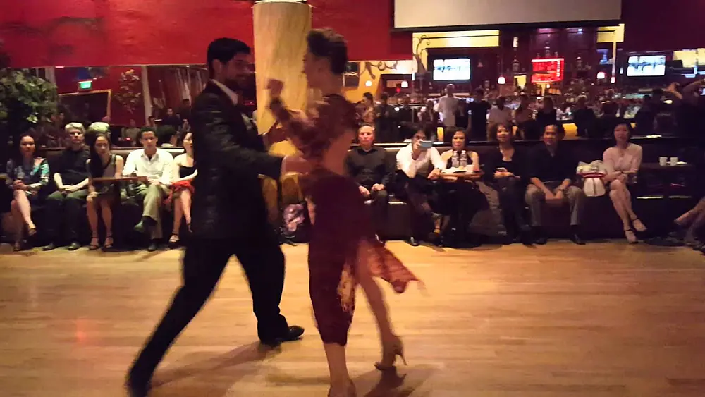 Video thumbnail for Cristian Correa and Leah Barsky — "La vida es una milonga" — 3/3 at Alberto's