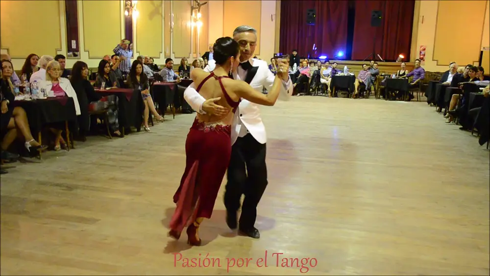 Video thumbnail for PALOMA BERRIOS y MAXIMILIANO ALVARADO Bailando el Tango NUNCA MAS en YIRA YIRA