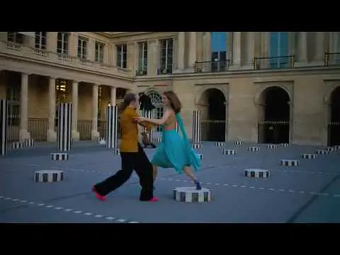 Video thumbnail for Place de Buren / Eugenia Carnevali & Willem Meul