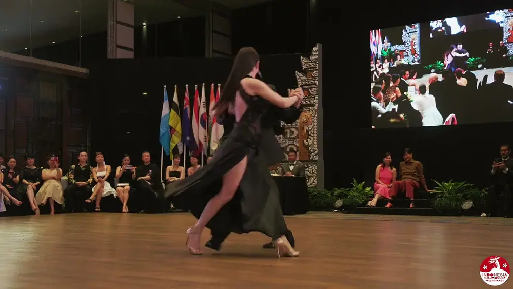 Video thumbnail for TANGO IN BALI 2024 - Leandro Palou y Maria Tsiatsiani (2)