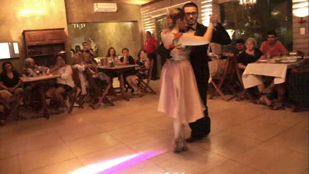 Video thumbnail for Renata Policarpo e Lorran Monteiro - Te aconsejo que me olvides