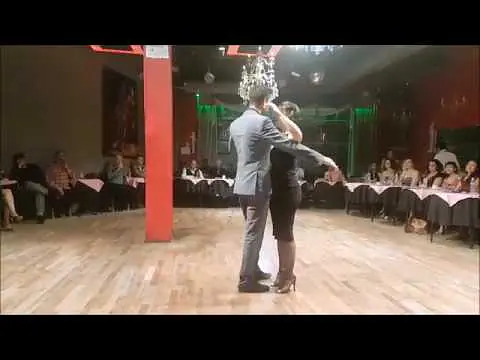 Video thumbnail for Milonga de los Domingos -  01/09/2019 - Rodrigo Palacios - Ines Muzzopappa 2/3