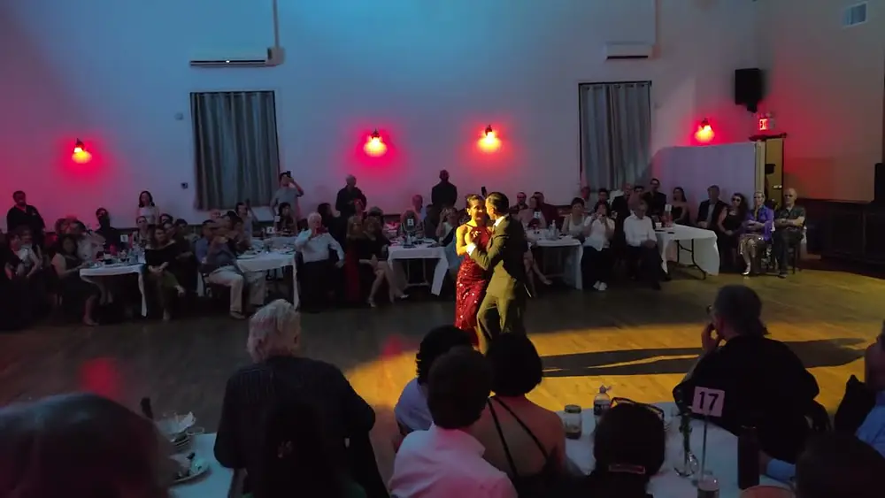 Video thumbnail for Argentine tango: Yesica Esquivel & Ariel Leguizamon with Tango Bardo
