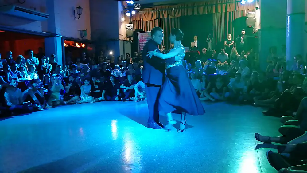 Video thumbnail for Mariano "Chicho" Frumboli & Moira Castellano - "La Famille"